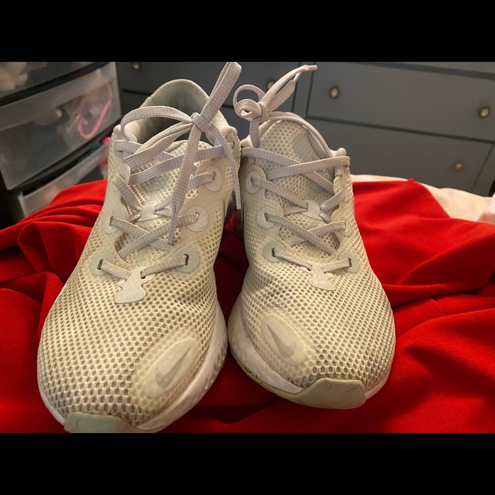 Nike renew white sneakers Womens 10